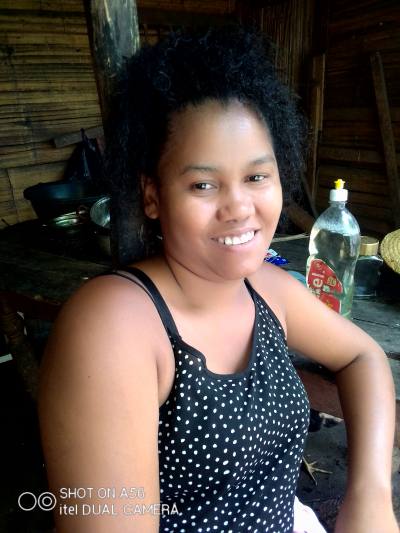 Emeralda 29 ans Toamasina Madagascar