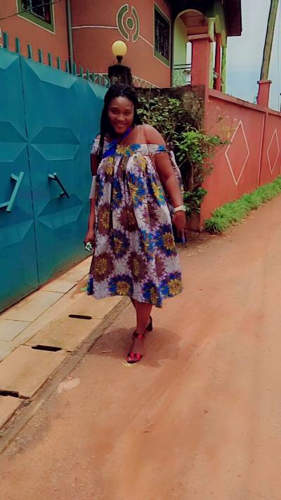 Estelle 44 Jahre Yaoundé Kamerun