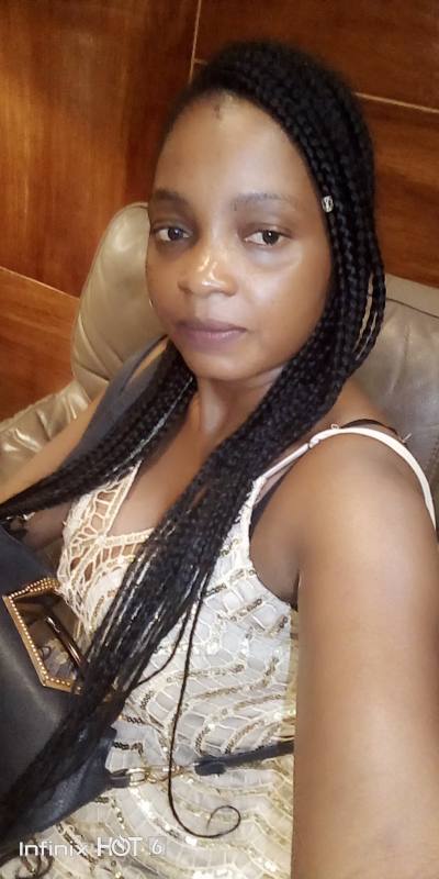 Michelle 34 Jahre Douala 2e Kamerun