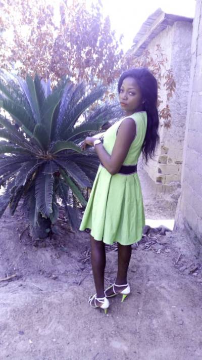 Renata 27 ans Yaounde Cameroun