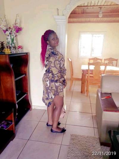 Michelle  Site de rencontre femme black Cameroun rencontres célibataires 25 ans