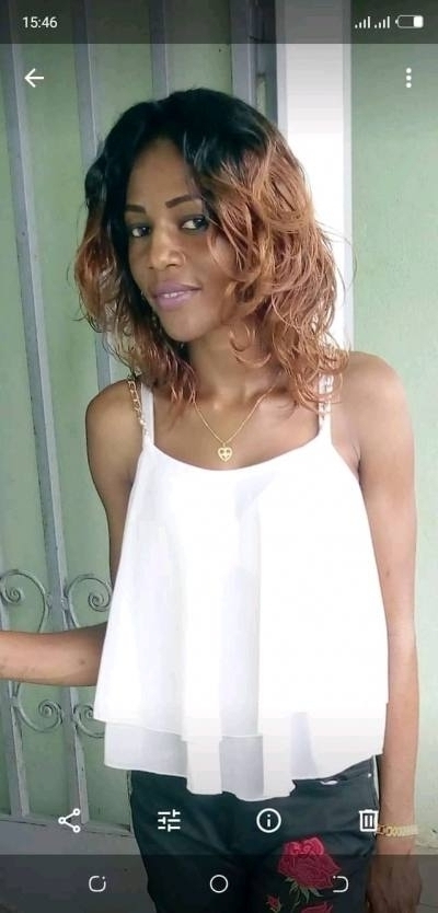 Seraphine 28 years Douala Cameroon