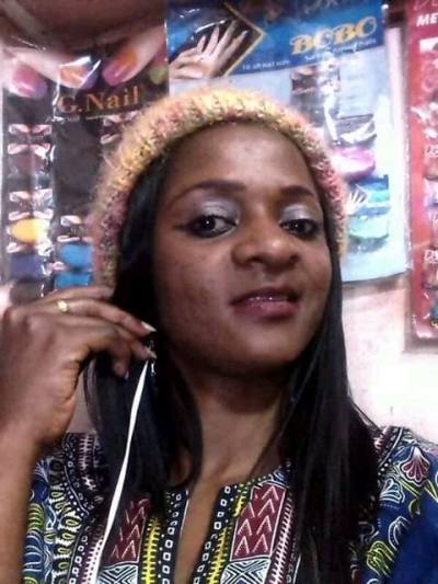 Odile 32 Jahre Yaounde4 Kamerun