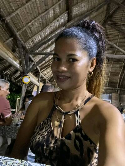 Laurette 26 ans Diana Madagascar