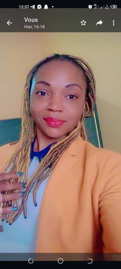 Lynne 32 ans Ydé  Cameroun
