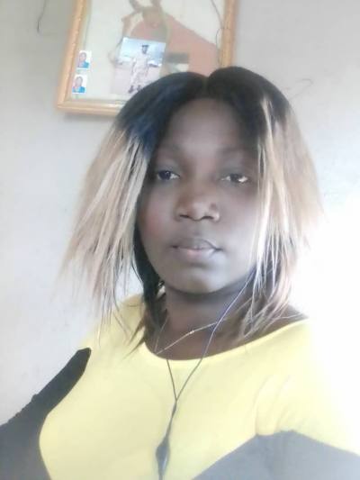 Barbara 30 years Yaoundé Cameroon