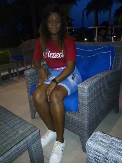 Carmelle 28 Jahre Cotonou Gutartig