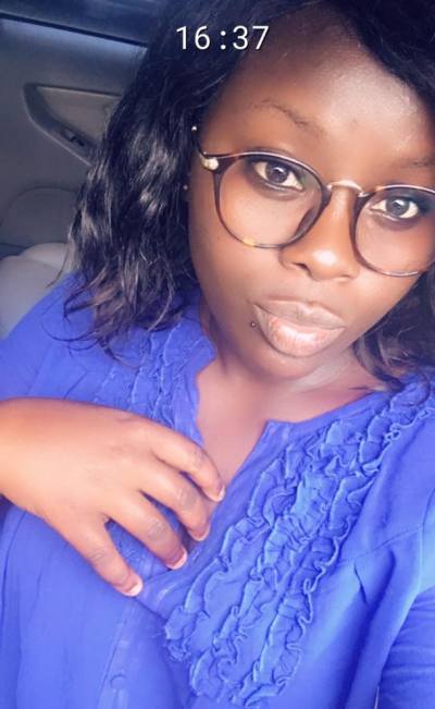 Kerlaine 26 ans Yaoundé Cameroun