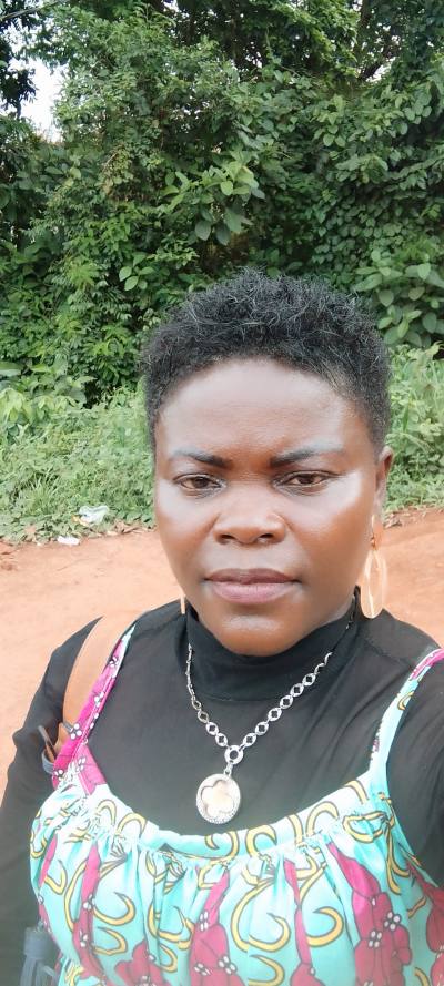 Germaine 46 Jahre Yaoundé  Kamerun