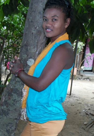 Sylvie 34 ans Ambanja Madagascar