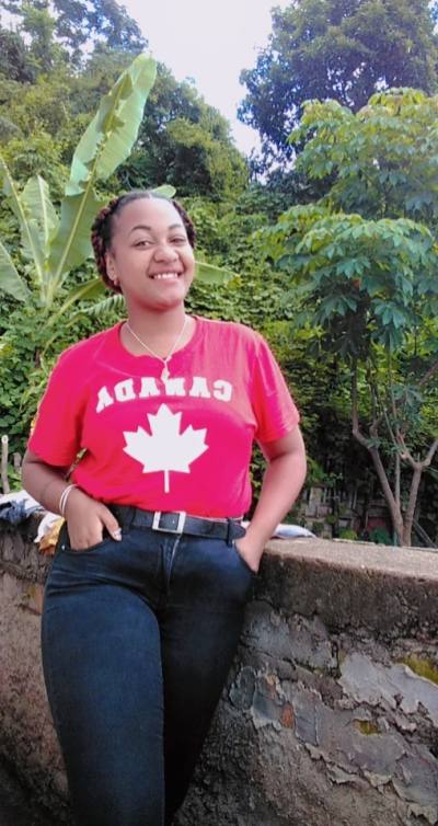Sabine 22 ans Antananarivo  Madagascar