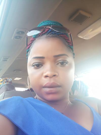 Angeline 27 ans Yaoundé Cameroun