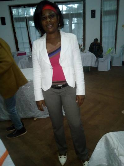 Maite  41 ans Douala  Cameroun