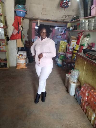 Laure 25 ans Yaounde3 Cameroun