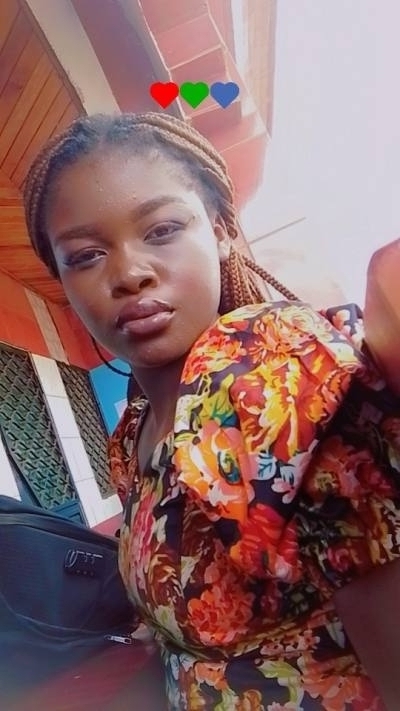 Murielle 21 Jahre Lekie Kamerun