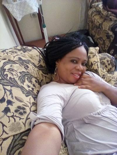 Anastasie 43 ans Yaoundé Cameroun