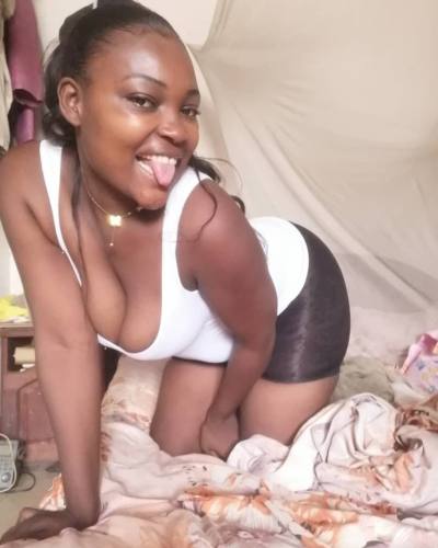 Pauline 24 ans Yaounde Cameroun