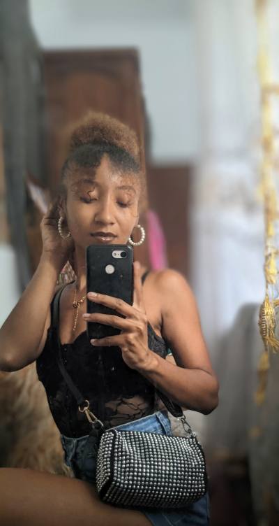 Ella 26 ans Antalaha  Madagascar