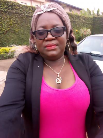 Rosine 48 ans Yaoundé Cameroun
