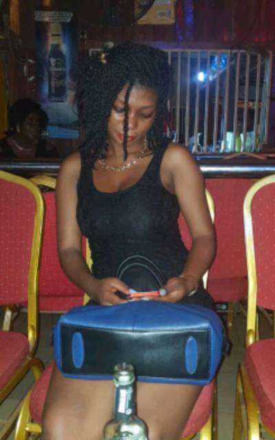 Yvana  27 ans Yaoundé Cameroun