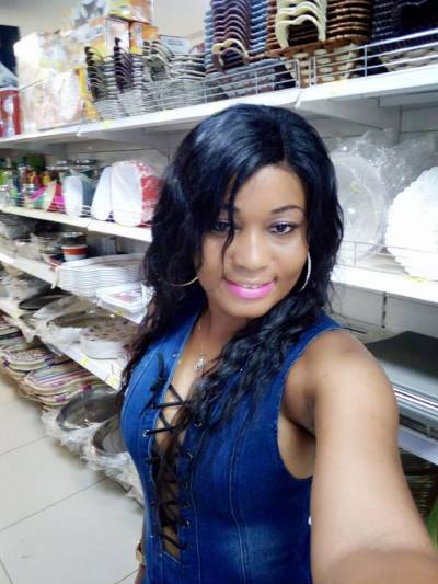 Oliviera 38 ans Yaounde Cameroun