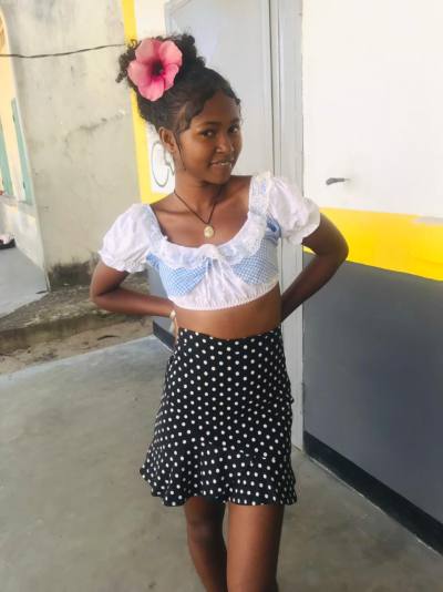 Jorgette 19 ans Tamatave  Madagascar