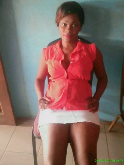 Seraphine 31 ans Yaoundé Cameroun
