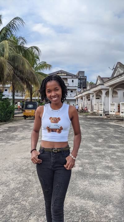 Emma 27 Jahre Antsiranana Madagascar