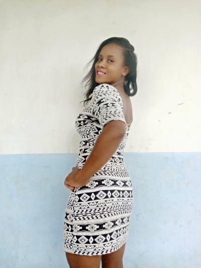 Marie 26 ans Antalaha Madagascar