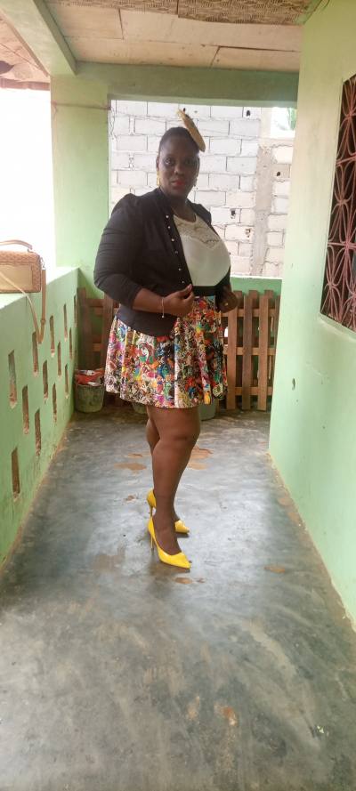 Nadou 34 ans Kribi Cameroun