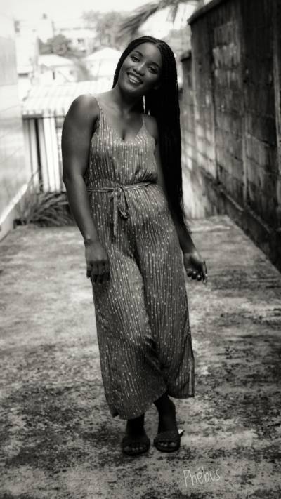 Blanche 30 ans Douala Cameroun