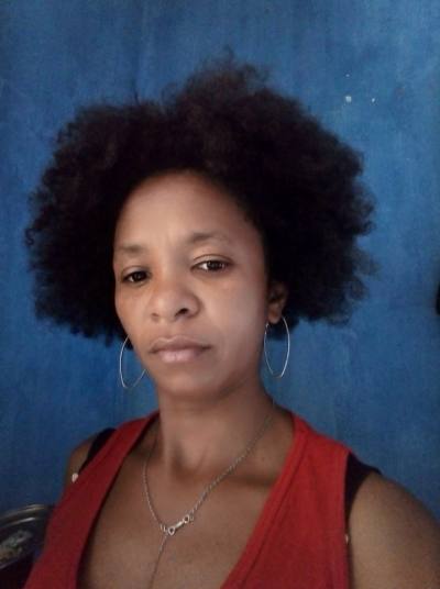 Josiane 38 ans Manakara Madagascar