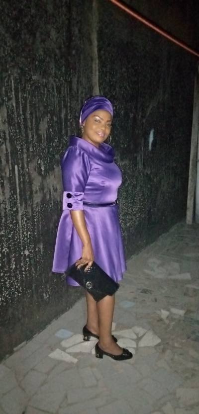 Yvette 53 ans Douala Cameroun