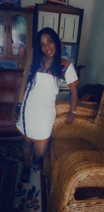 Véronique 38 Jahre Yaoundé Kamerun