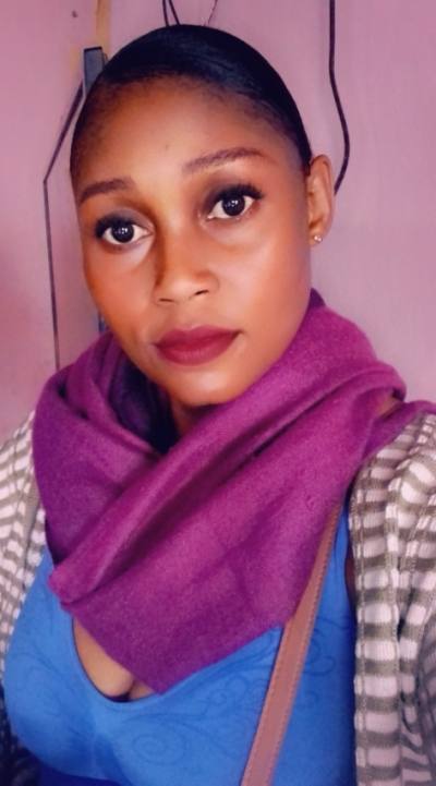 Michelle 34 Jahre Yaoundé  Kamerun