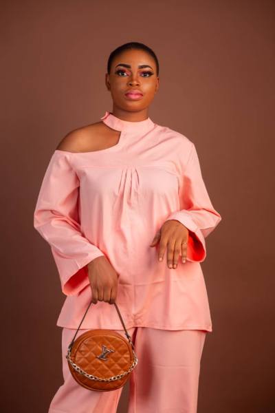 Lili 22 ans  Nkoranza  Ghana