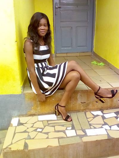 Marcelle 22 ans Centre Cameroun