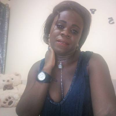 Flore 37 Jahre Douala Kamerun
