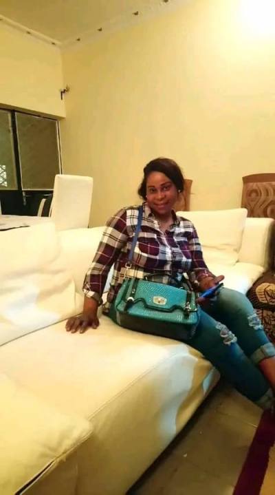 Edith 37 ans Chrétienne Cameroun