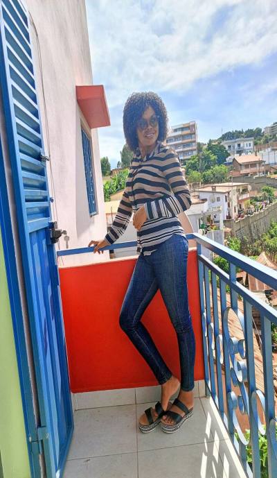 Lucianna 42 Jahre Antananarivo Madagaskar