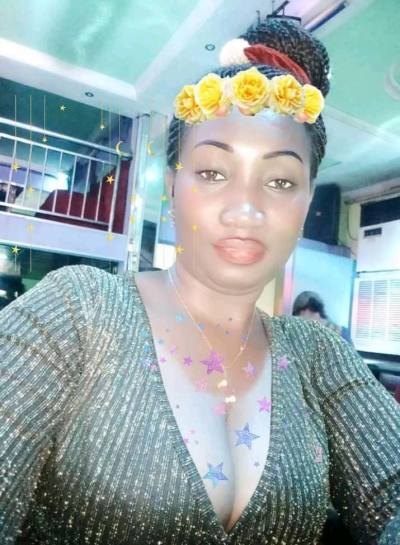 Nadine 34 ans Yaounde Cameroun