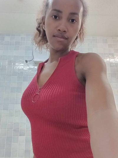 Sabrina 32 ans Toamasina Madagascar