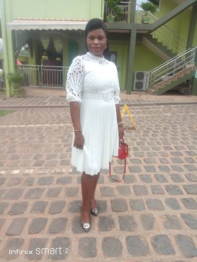 Christine 34 ans Yaoundé Cameroun