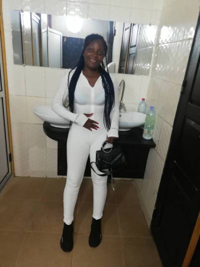 Emilie 27 ans Douala Cameroun