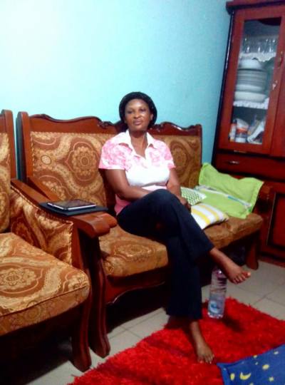 Leonie 51 Jahre Urbaine Kamerun