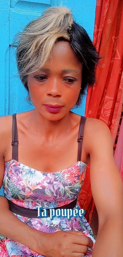 Cecile 44 Jahre Douala Kamerun