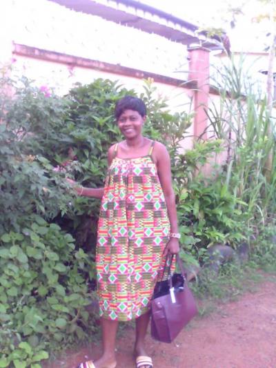 Chandra Site de rencontre femme black Madagascar rencontres célibataires 27 ans