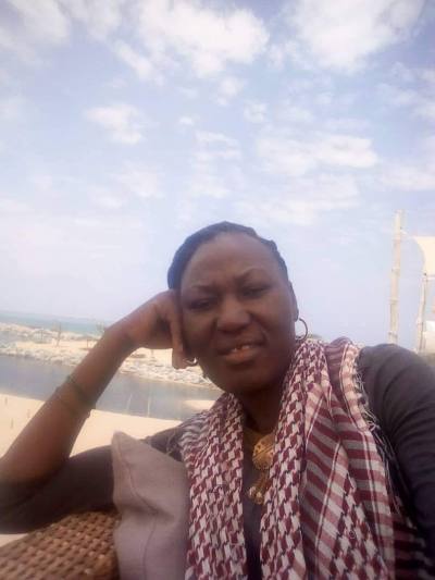 Carmelle 41 Jahre Lomé Gehen