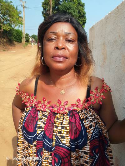 Pauline 52 Jahre Yaoundé Kamerun