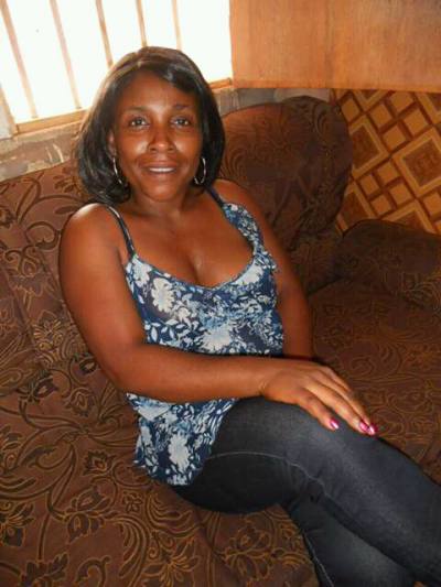 Jeannette 47 Jahre Yaoundé Kamerun